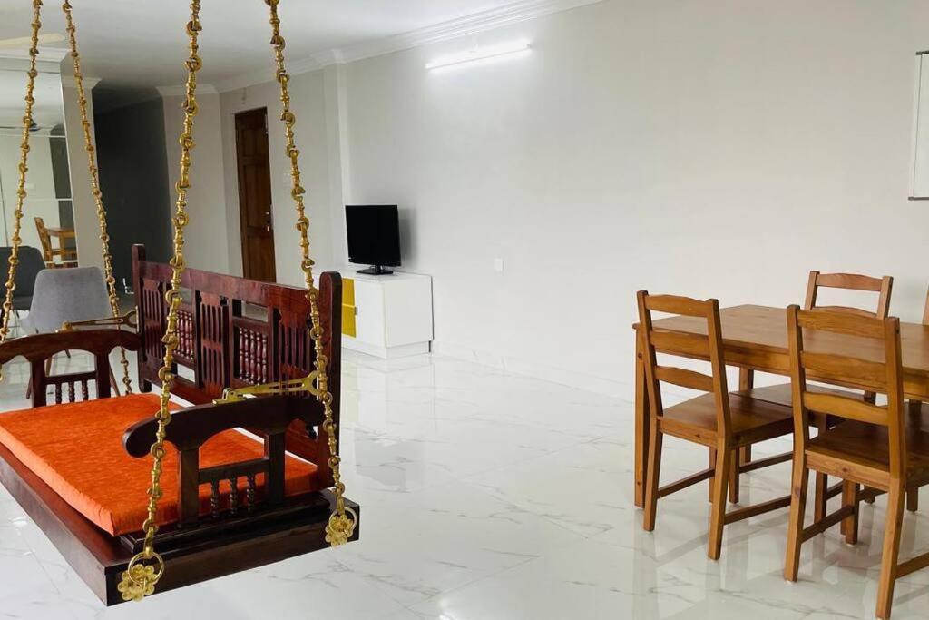 Rajamandiram 3Bhk Ac Apartment In Trivandrum Central Thiruvananthapuram Esterno foto