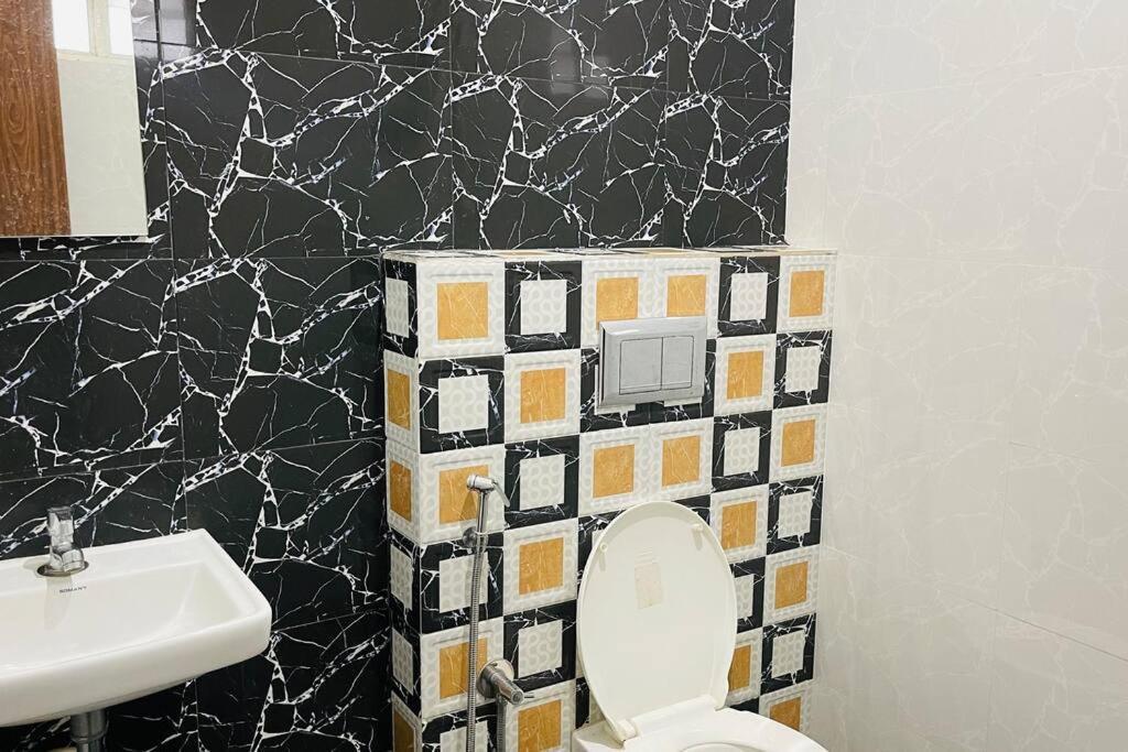 Rajamandiram 3Bhk Ac Apartment In Trivandrum Central Thiruvananthapuram Esterno foto